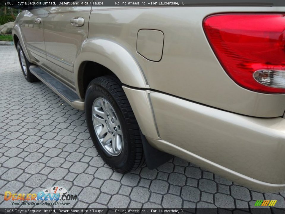 2005 Toyota Sequoia Limited Desert Sand Mica / Taupe Photo #21