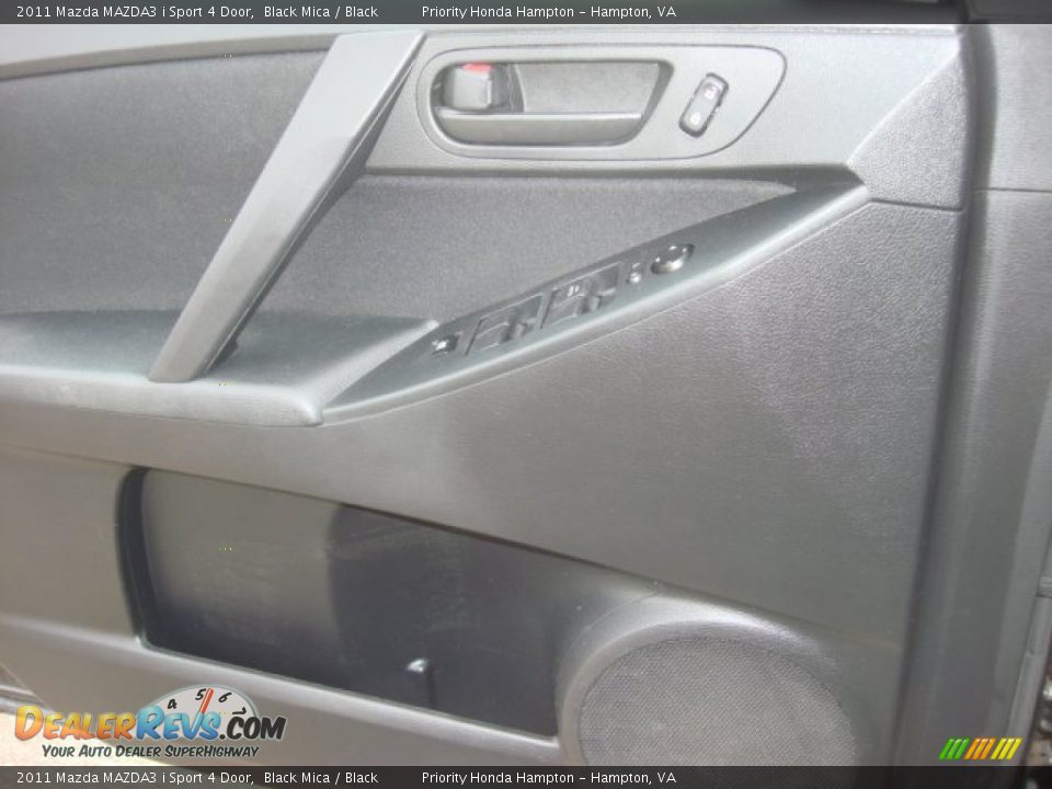 2011 Mazda MAZDA3 i Sport 4 Door Black Mica / Black Photo #15