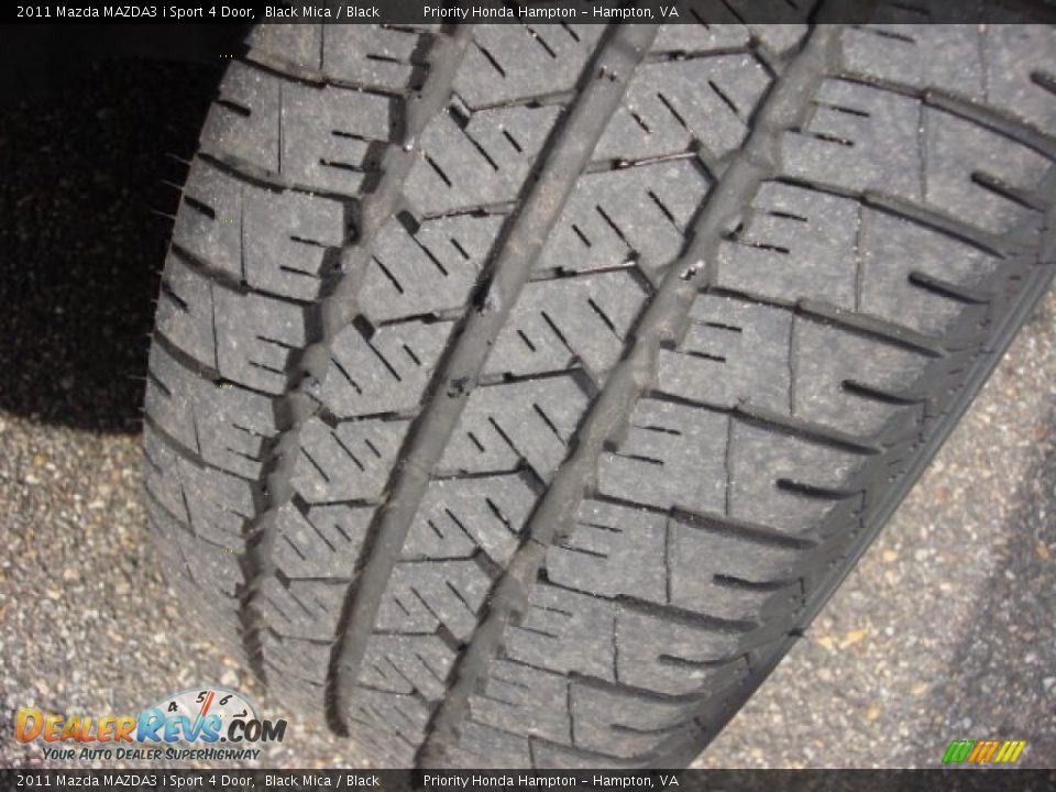 2011 Mazda MAZDA3 i Sport 4 Door Black Mica / Black Photo #22