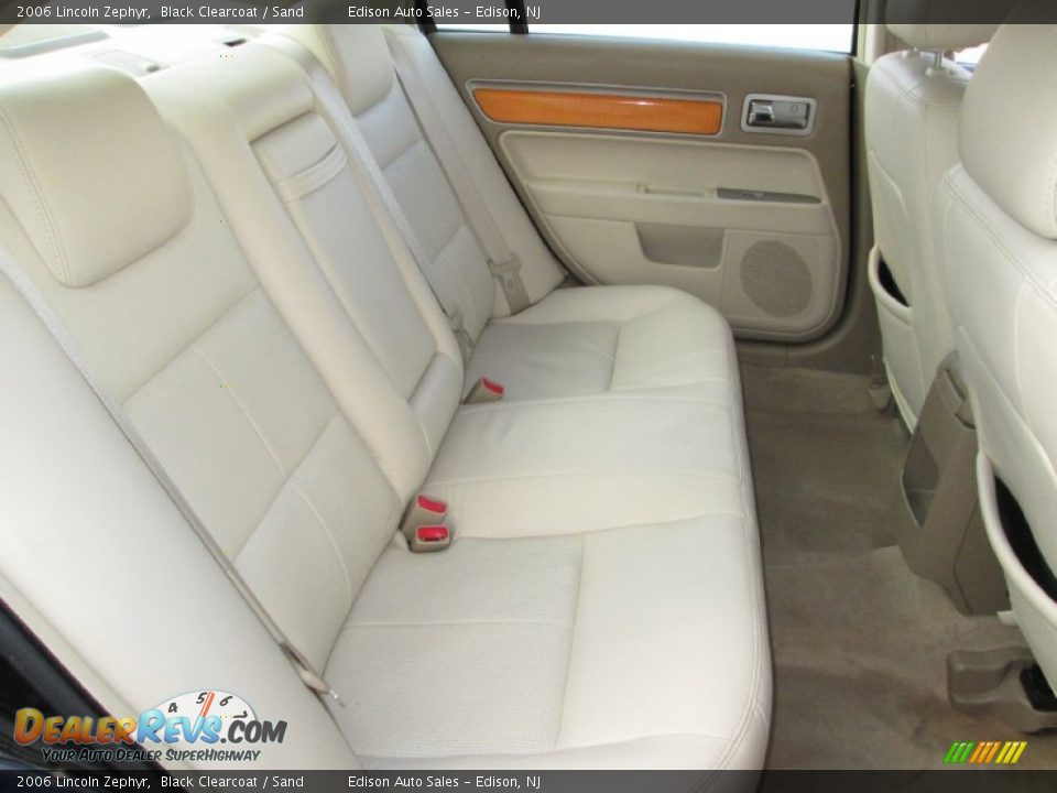 2006 Lincoln Zephyr Black Clearcoat / Sand Photo #17