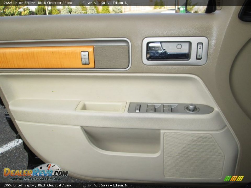 2006 Lincoln Zephyr Black Clearcoat / Sand Photo #24