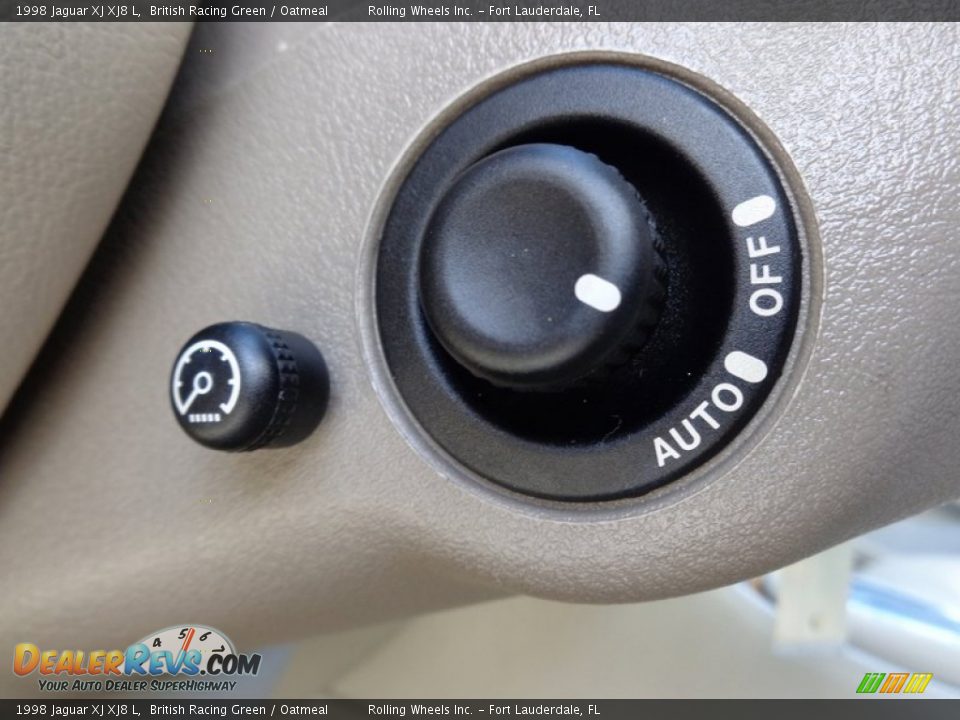 Controls of 1998 Jaguar XJ XJ8 L Photo #34