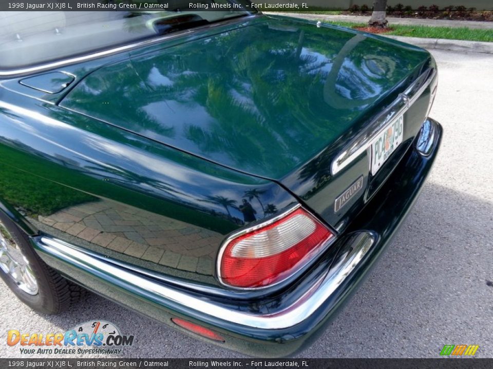 1998 Jaguar XJ XJ8 L British Racing Green / Oatmeal Photo #35