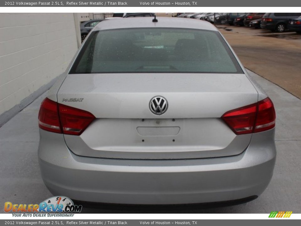 2012 Volkswagen Passat 2.5L S Reflex Silver Metallic / Titan Black Photo #3