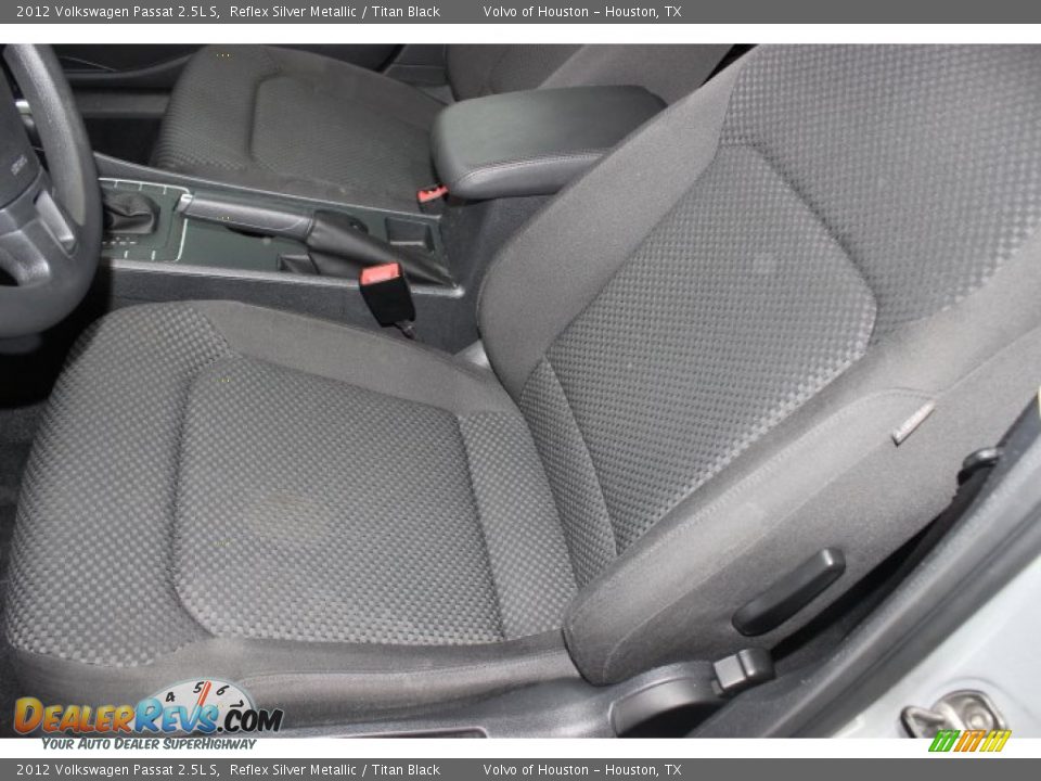 2012 Volkswagen Passat 2.5L S Reflex Silver Metallic / Titan Black Photo #9