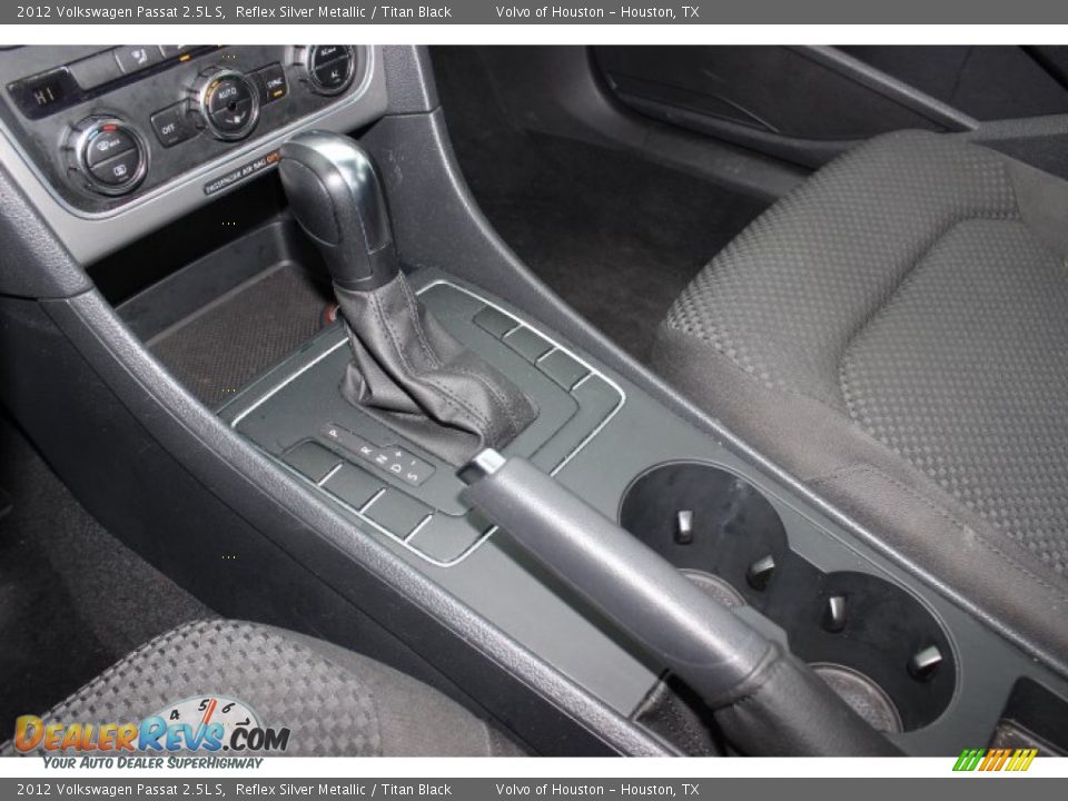 2012 Volkswagen Passat 2.5L S Reflex Silver Metallic / Titan Black Photo #11