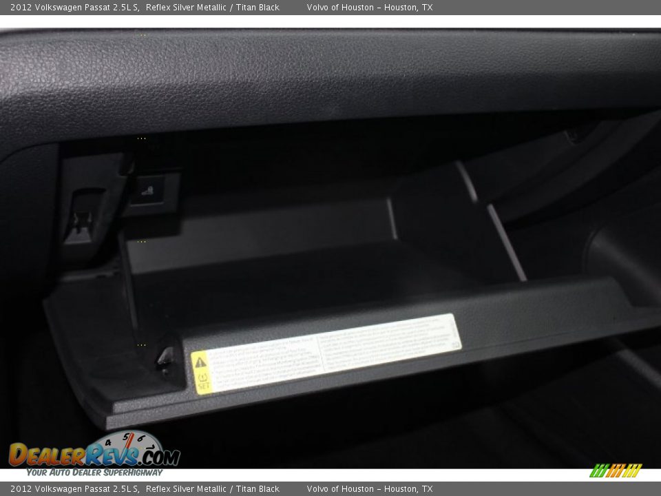 2012 Volkswagen Passat 2.5L S Reflex Silver Metallic / Titan Black Photo #13