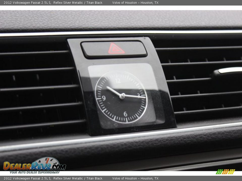 2012 Volkswagen Passat 2.5L S Reflex Silver Metallic / Titan Black Photo #14