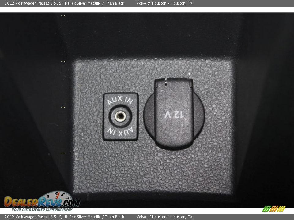 2012 Volkswagen Passat 2.5L S Reflex Silver Metallic / Titan Black Photo #18