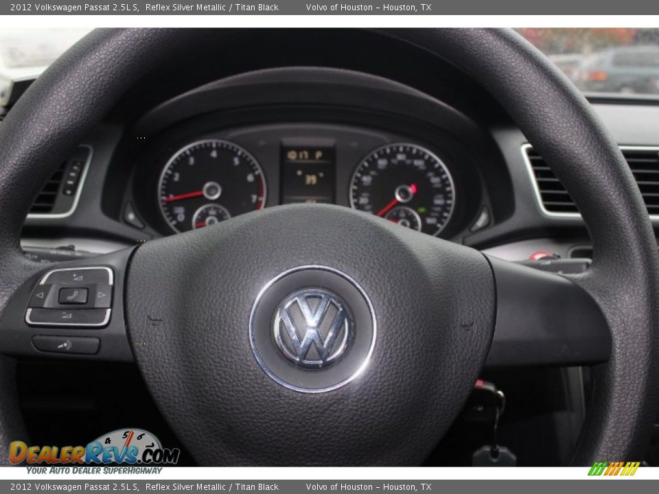 2012 Volkswagen Passat 2.5L S Reflex Silver Metallic / Titan Black Photo #19