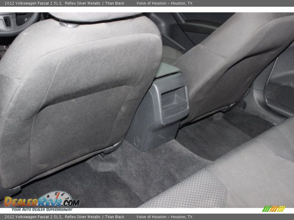 2012 Volkswagen Passat 2.5L S Reflex Silver Metallic / Titan Black Photo #22