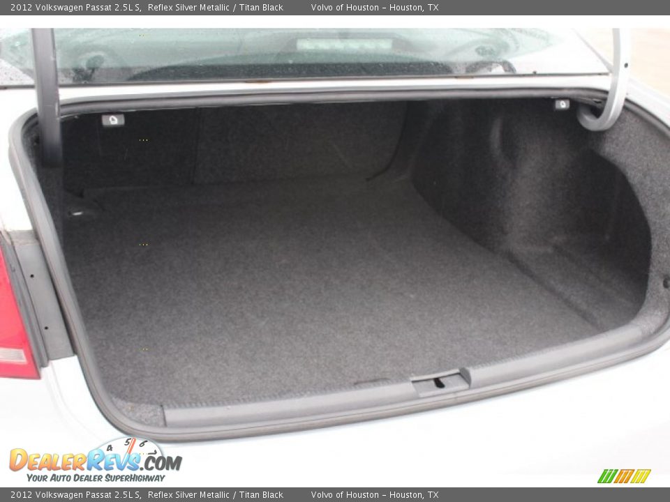 2012 Volkswagen Passat 2.5L S Reflex Silver Metallic / Titan Black Photo #26