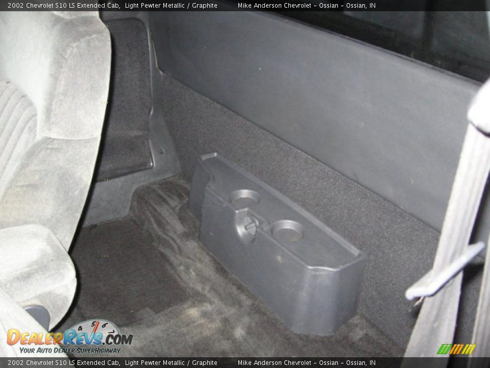 2002 Chevrolet S10 LS Extended Cab Light Pewter Metallic / Graphite Photo #12