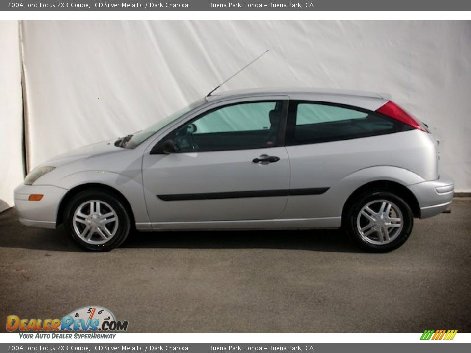2004 Ford Focus ZX3 Coupe CD Silver Metallic / Dark Charcoal Photo #9