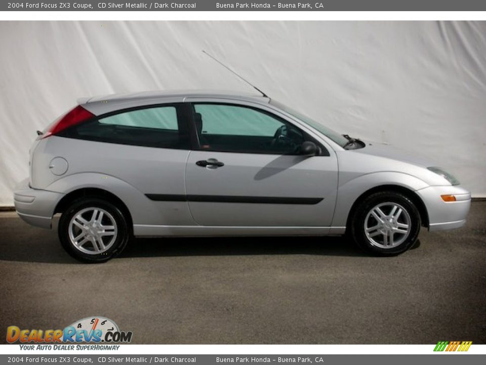 CD Silver Metallic 2004 Ford Focus ZX3 Coupe Photo #11