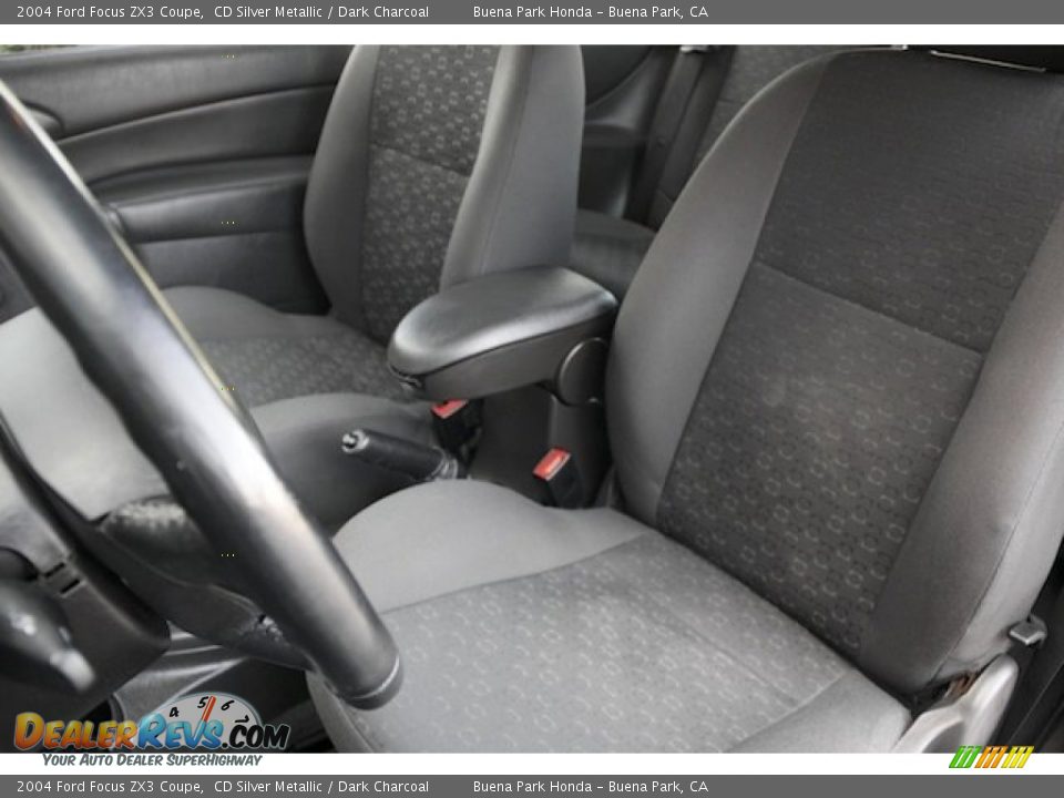 2004 Ford Focus ZX3 Coupe CD Silver Metallic / Dark Charcoal Photo #13