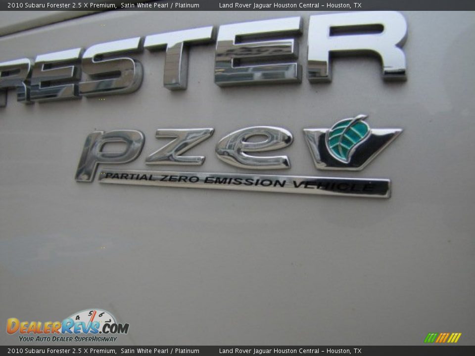 2010 Subaru Forester 2.5 X Premium Satin White Pearl / Platinum Photo #10