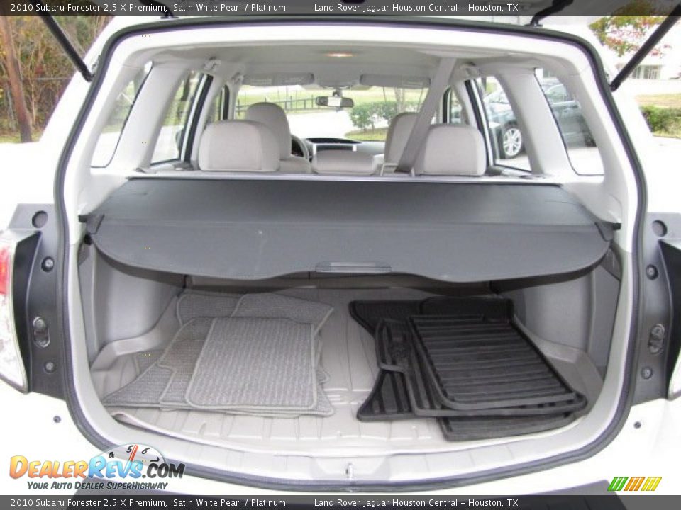 2010 Subaru Forester 2.5 X Premium Satin White Pearl / Platinum Photo #29