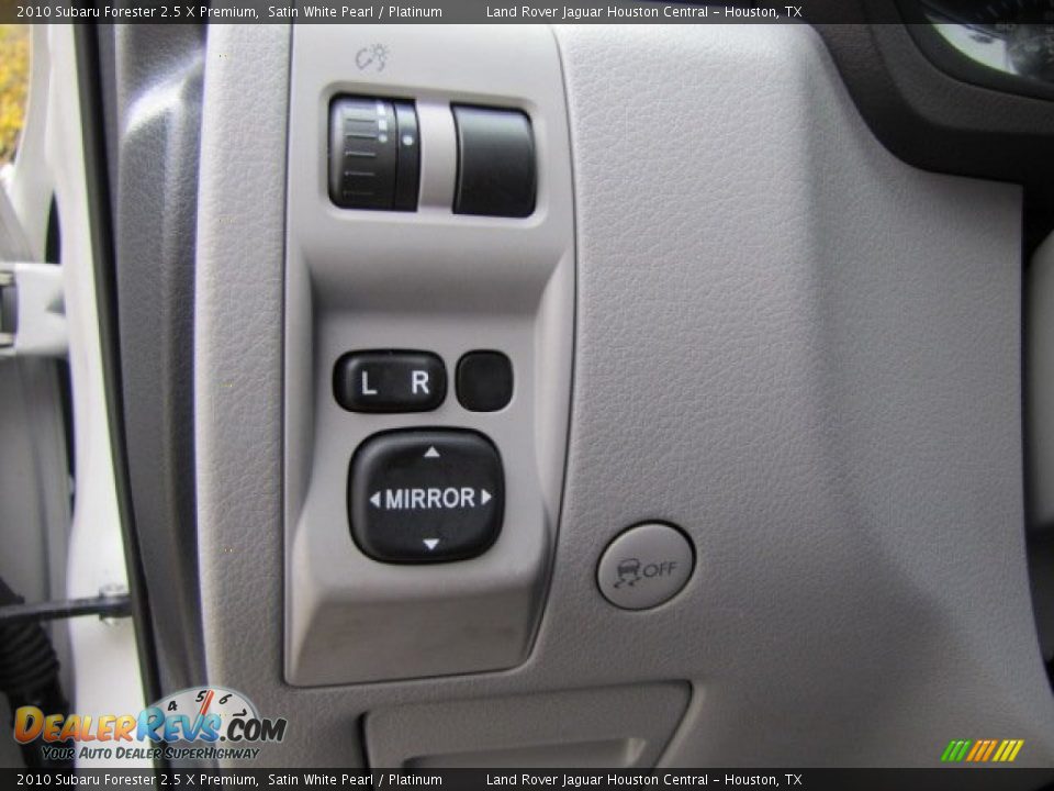 2010 Subaru Forester 2.5 X Premium Satin White Pearl / Platinum Photo #32