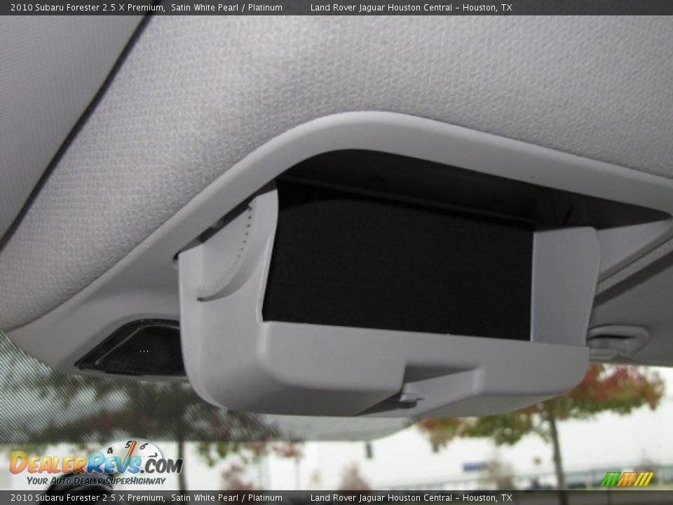 2010 Subaru Forester 2.5 X Premium Satin White Pearl / Platinum Photo #33