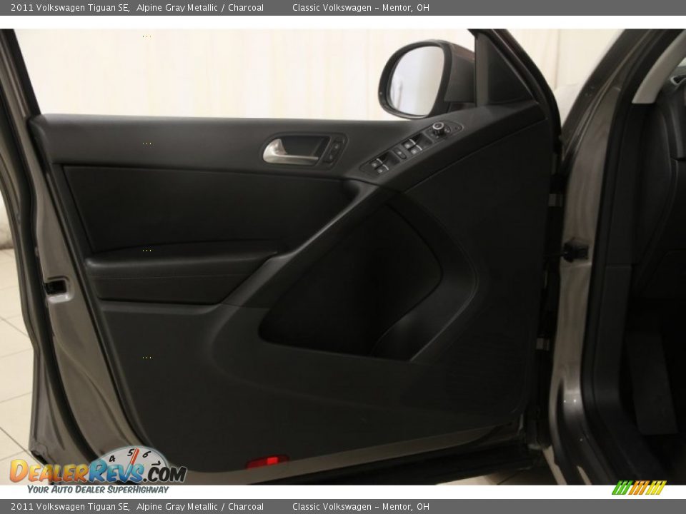 2011 Volkswagen Tiguan SE Alpine Gray Metallic / Charcoal Photo #4