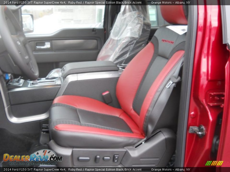 Front Seat of 2014 Ford F150 SVT Raptor SuperCrew 4x4 Photo #33