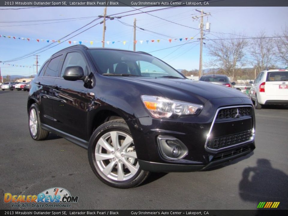 Front 3/4 View of 2013 Mitsubishi Outlander Sport SE Photo #1