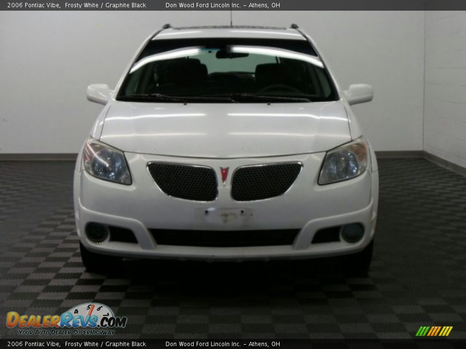 2006 Pontiac Vibe Frosty White / Graphite Black Photo #2