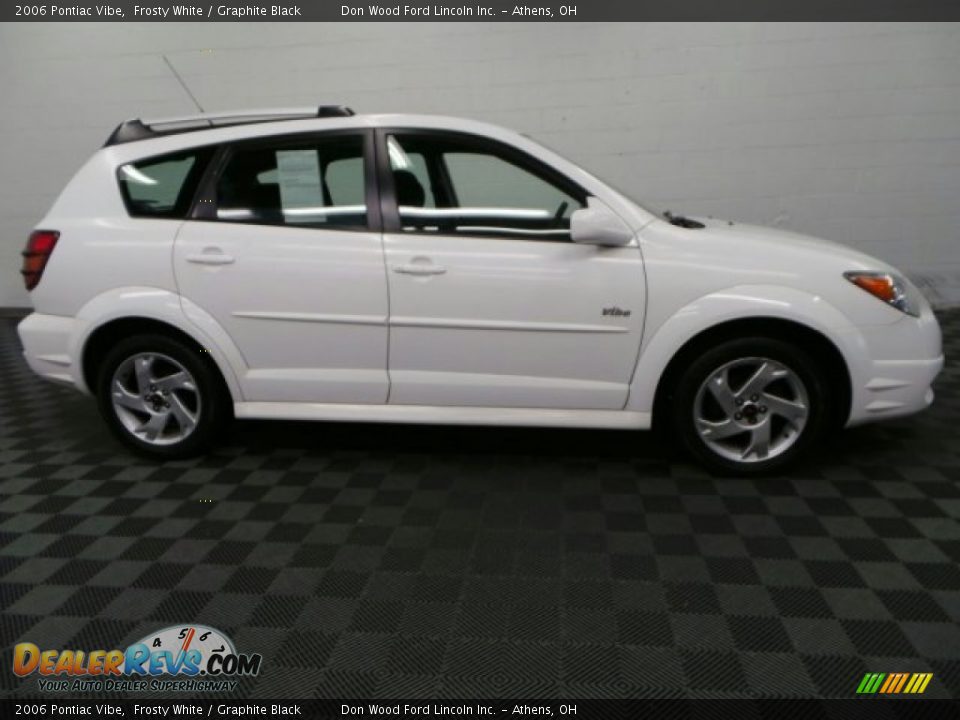 2006 Pontiac Vibe Frosty White / Graphite Black Photo #3