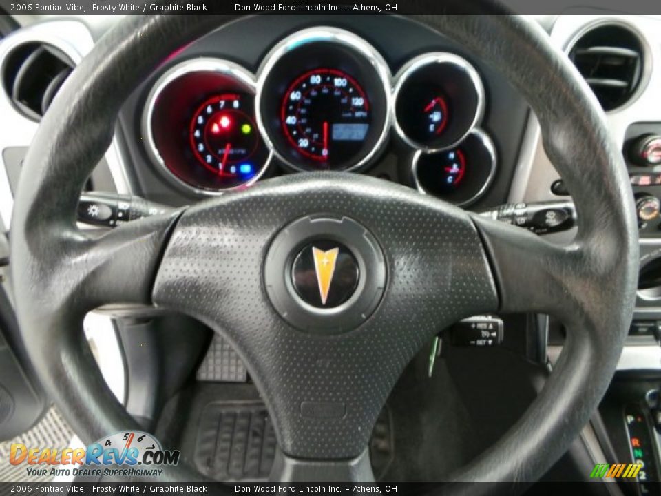 2006 Pontiac Vibe Frosty White / Graphite Black Photo #16