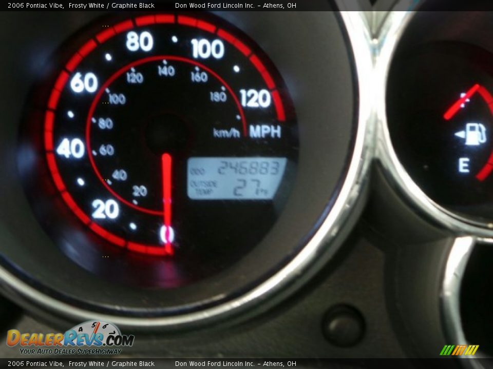 2006 Pontiac Vibe Frosty White / Graphite Black Photo #21