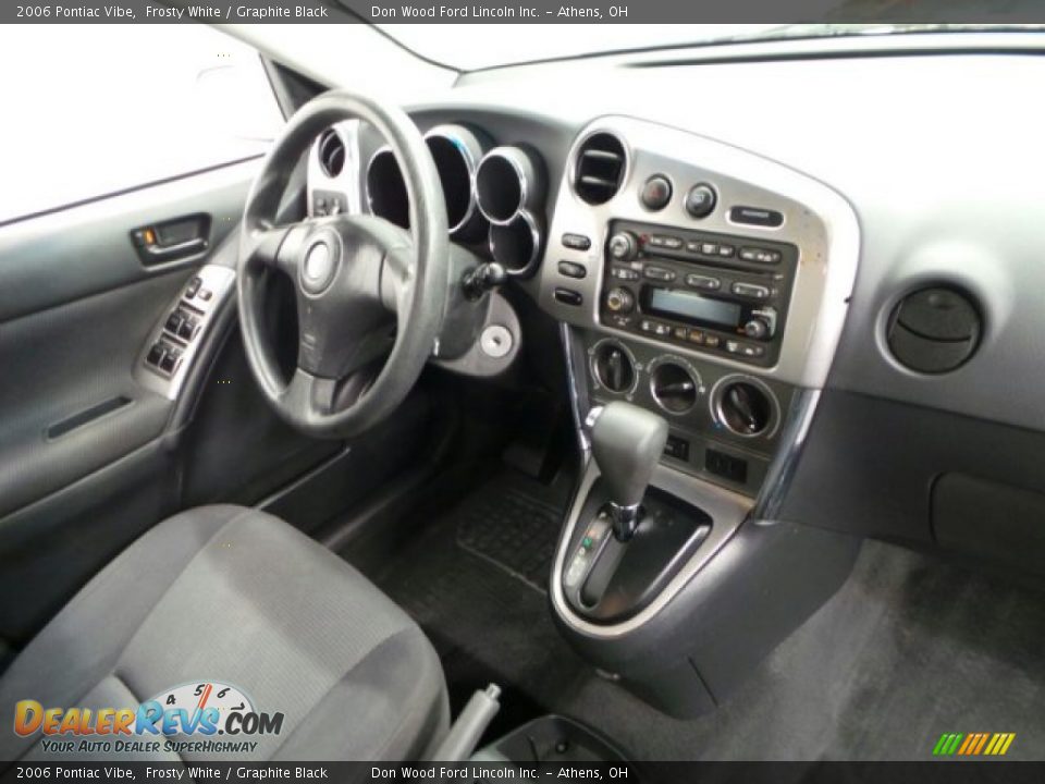 2006 Pontiac Vibe Frosty White / Graphite Black Photo #22