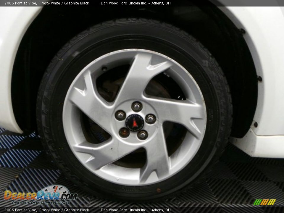 2006 Pontiac Vibe Frosty White / Graphite Black Photo #24