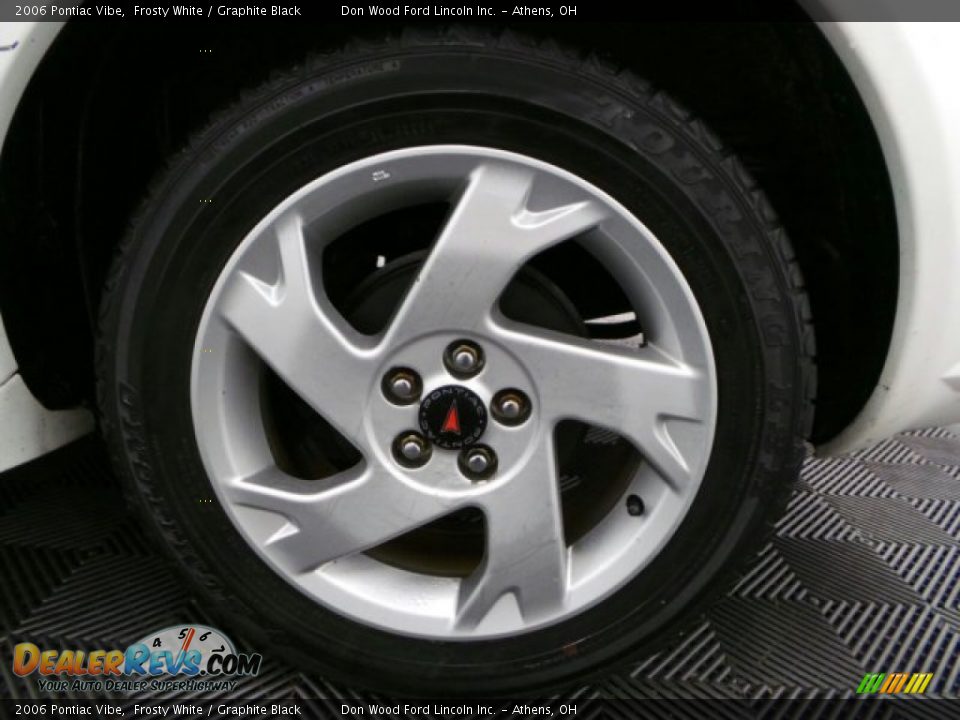 2006 Pontiac Vibe Frosty White / Graphite Black Photo #25