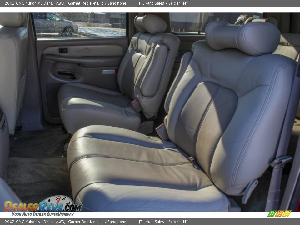 2002 GMC Yukon XL Denali AWD Garnet Red Metallic / Sandstone Photo #18