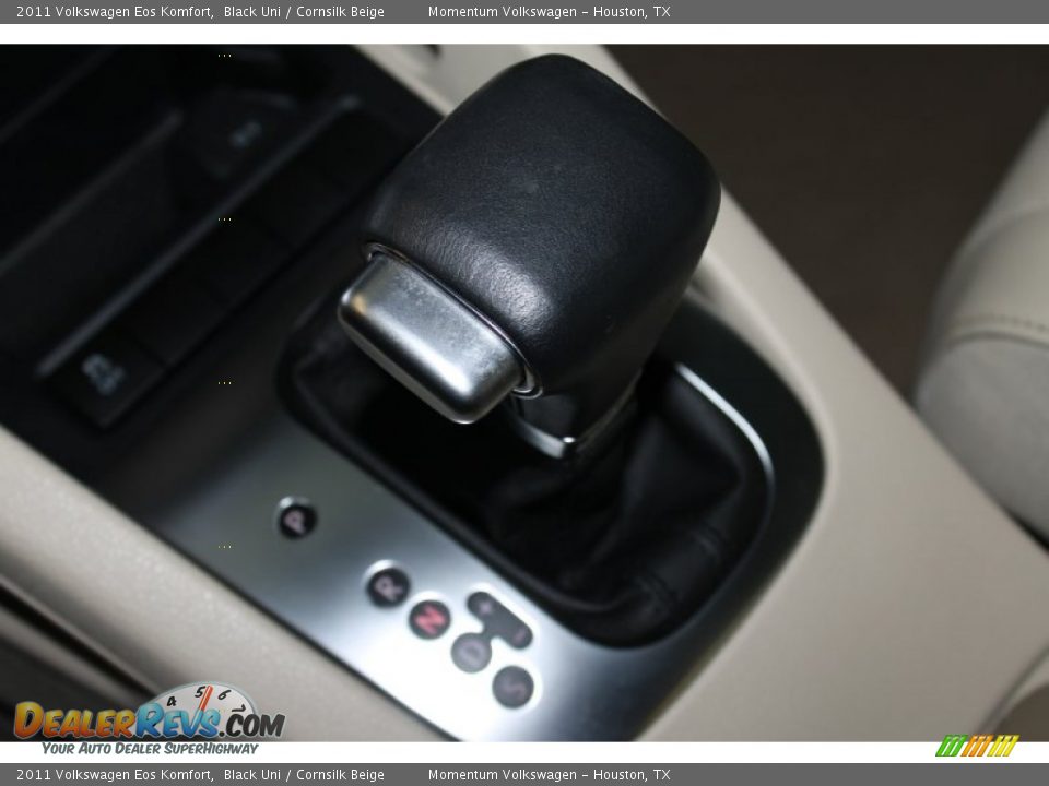 2011 Volkswagen Eos Komfort Black Uni / Cornsilk Beige Photo #21