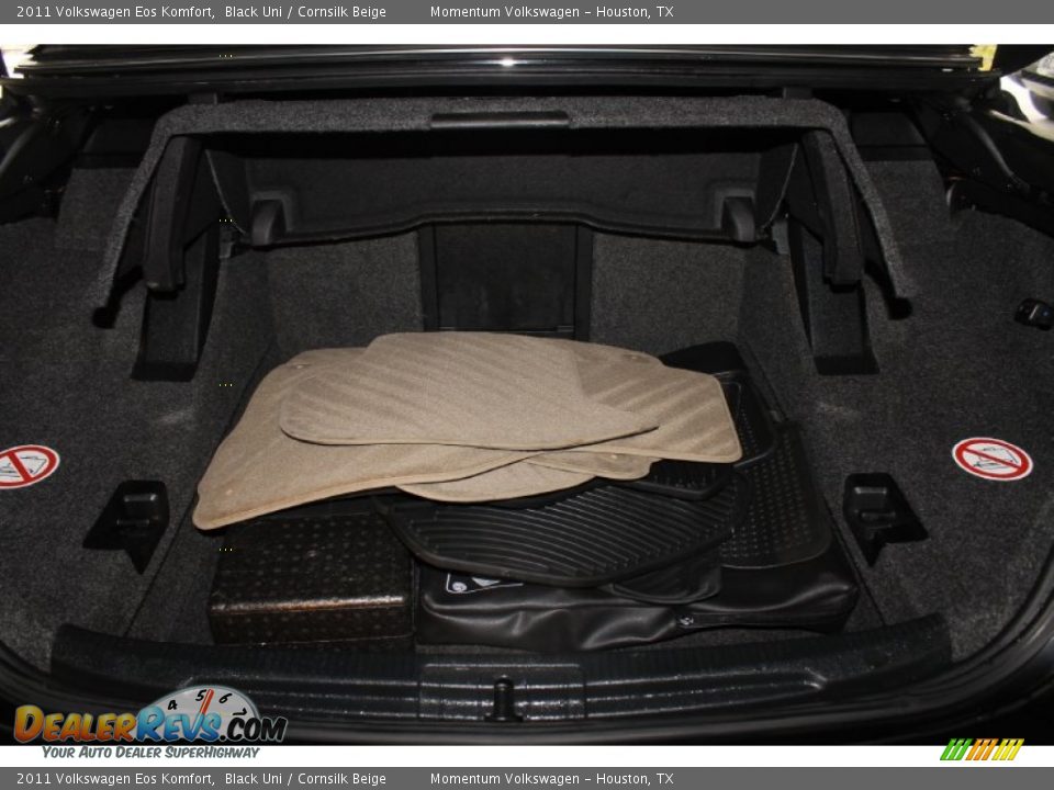 2011 Volkswagen Eos Komfort Black Uni / Cornsilk Beige Photo #24