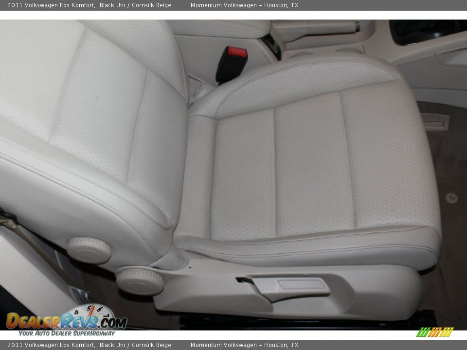 2011 Volkswagen Eos Komfort Black Uni / Cornsilk Beige Photo #26