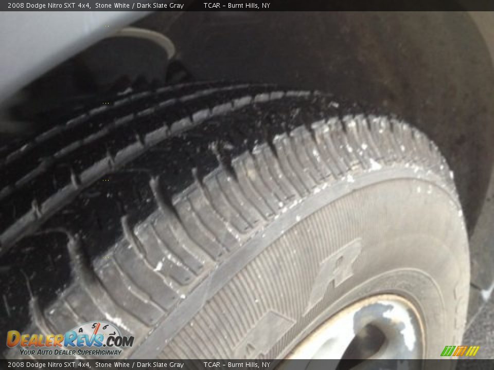 2008 Dodge Nitro SXT 4x4 Stone White / Dark Slate Gray Photo #2
