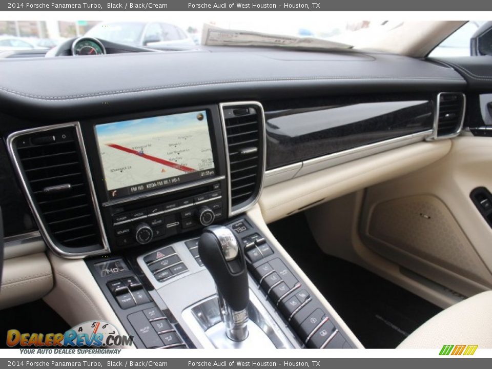 Dashboard of 2014 Porsche Panamera Turbo Photo #16