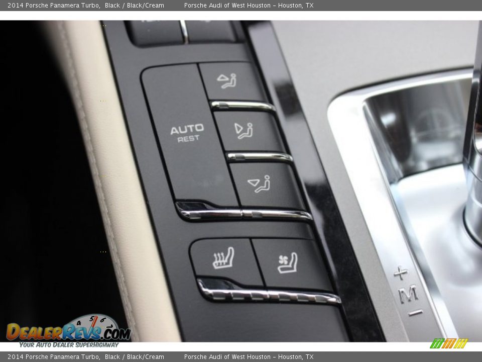 Controls of 2014 Porsche Panamera Turbo Photo #25