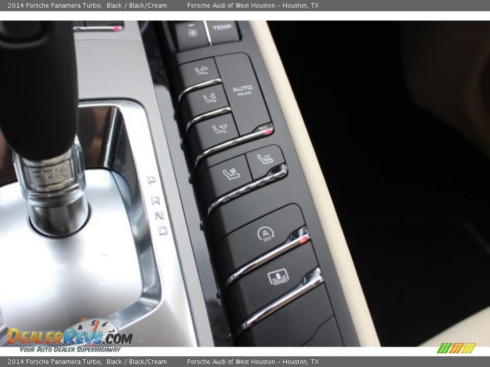 Controls of 2014 Porsche Panamera Turbo Photo #27