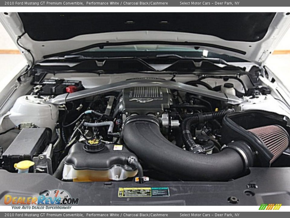 2010 Ford Mustang GT Premium Convertible Performance White / Charcoal Black/Cashmere Photo #12