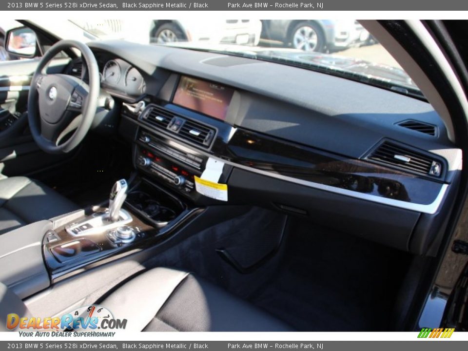 2013 BMW 5 Series 528i xDrive Sedan Black Sapphire Metallic / Black Photo #26