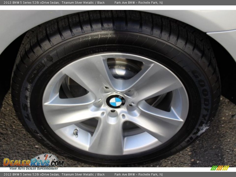 2013 BMW 5 Series 528i xDrive Sedan Titanium Silver Metallic / Black Photo #32