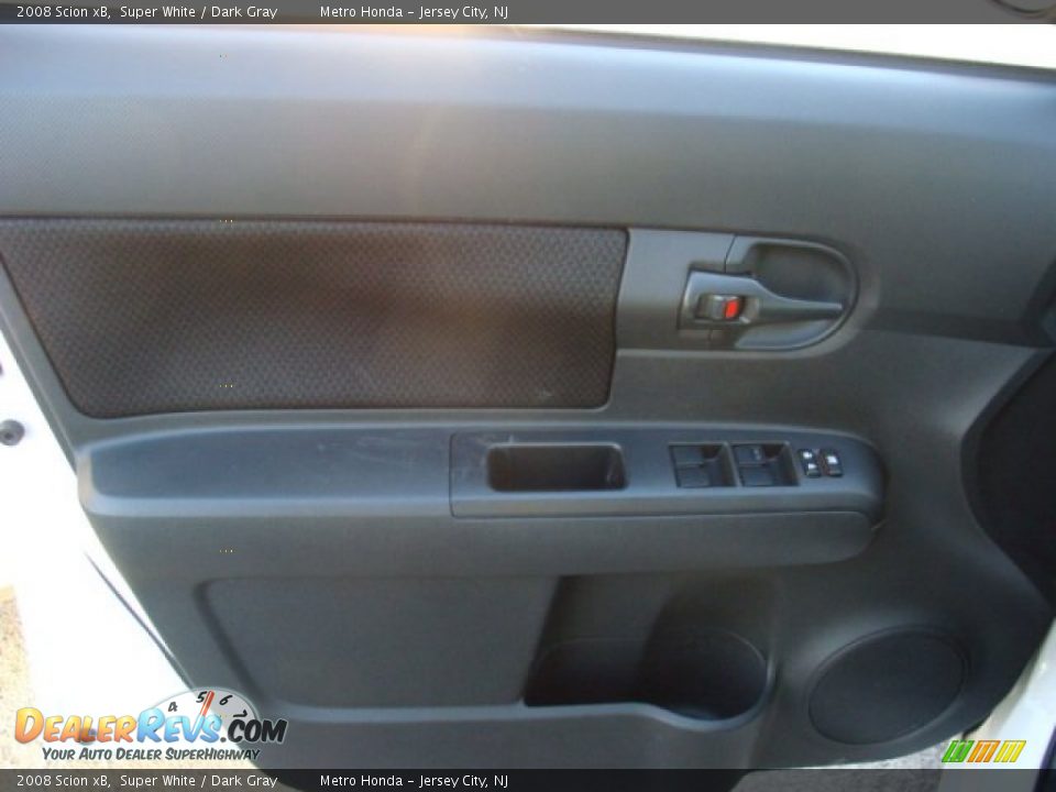2008 Scion xB Super White / Dark Gray Photo #7