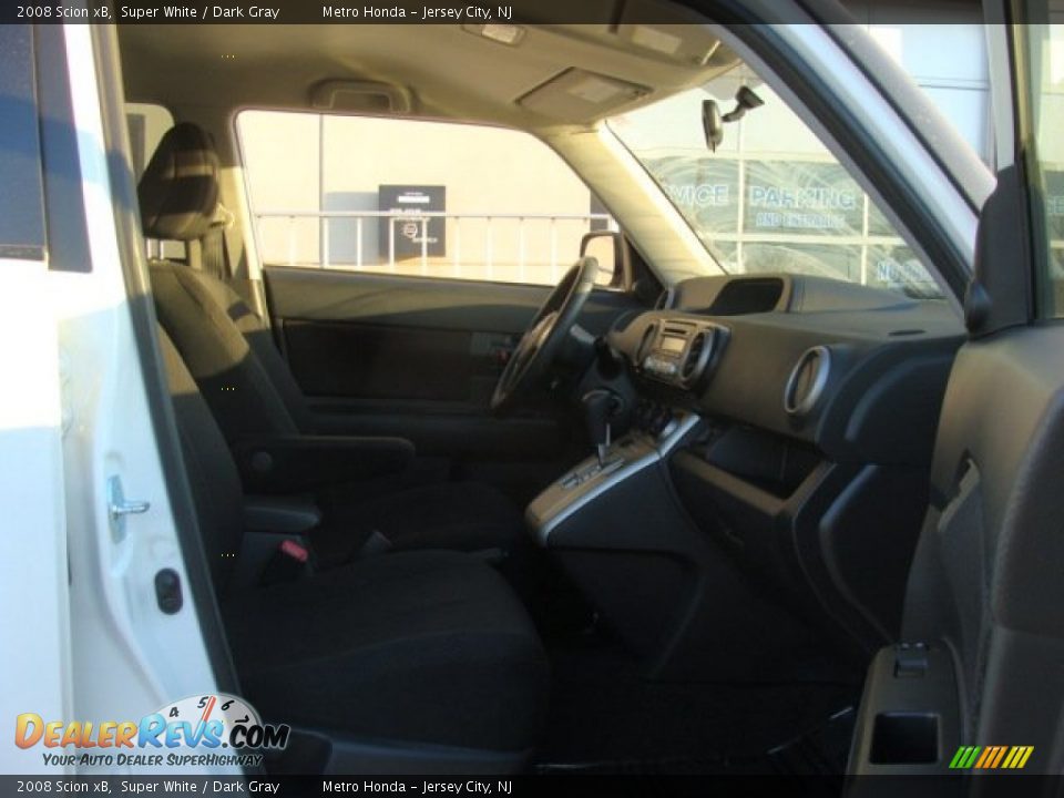 2008 Scion xB Super White / Dark Gray Photo #9