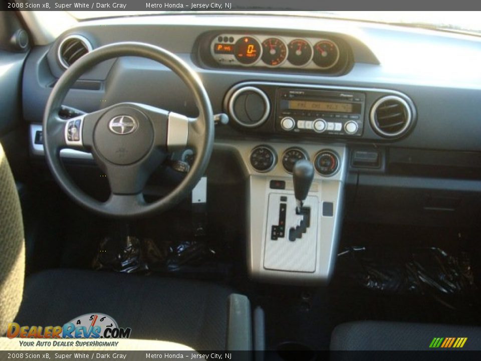 2008 Scion xB Super White / Dark Gray Photo #10