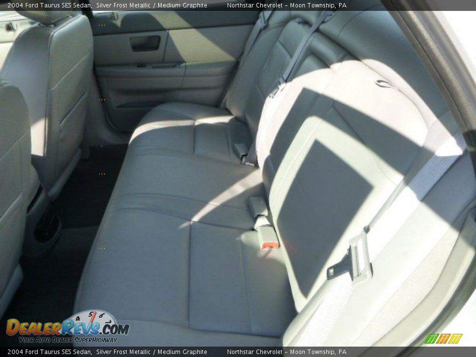2004 Ford Taurus SES Sedan Silver Frost Metallic / Medium Graphite Photo #11