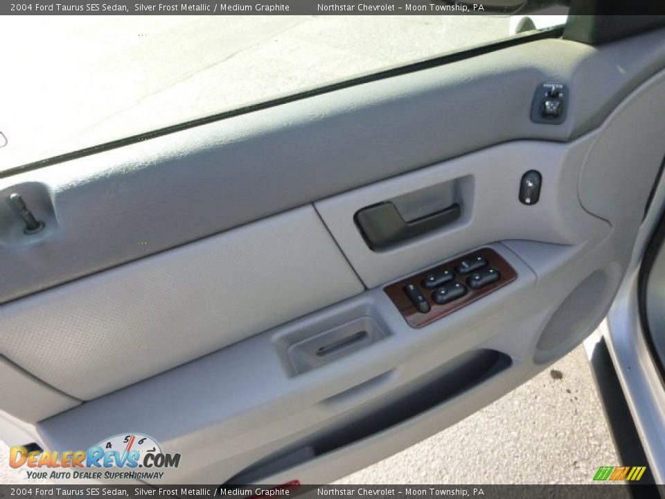 2004 Ford Taurus SES Sedan Silver Frost Metallic / Medium Graphite Photo #14
